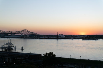 Fototapeta na wymiar sunset over the Mississippi River in Baton Rouge