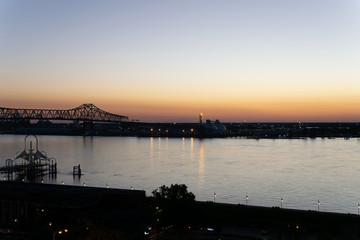 Fototapeta na wymiar sunset on the Mississippi River in Baton Rouge