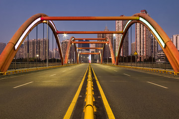 Fototapeta na wymiar Rainbow Bridge in Shenzhen