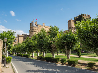 Pałac królewski w Olite w słoneczny dzień