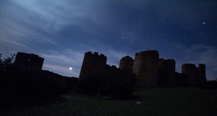 Obraz premium castillo en la montaña