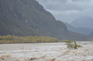 Fiume in piena