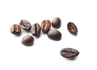 Fototapeta premium Roasted coffee beans on white background