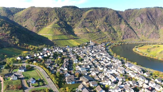 Aerial view, Germany, Rhineland-Palatinate, Cochem district - Zell, Mosel, Moselle loop at Bremm with monastery Ruine Stuben