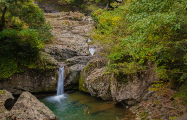 秋、色づき始め・阿瀬渓谷散策