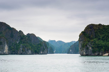 Obraz premium Famous Halong bay in Vietnam, UNESCO