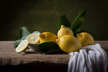 tavolo con limoni
