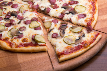 pepperoni, cheese, homemade, food, delicious, meal, tasty, italian, snack, dinner, tomato, mozzarella, slice, rustic, fresh, wooden, gourmet, eating, lunch, meat, fast, crust, sausage, melted, hot, 