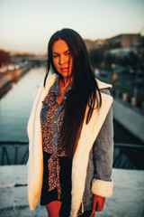 Obraz premium Walk on the city on a sunset