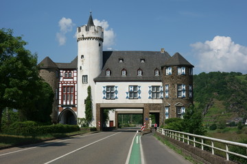 Fototapeta na wymiar Kobern-Gondorf, Schloss von der Leyen, 