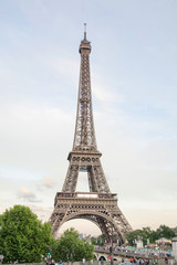 Fototapeta na wymiar Eiffel tower in paris
