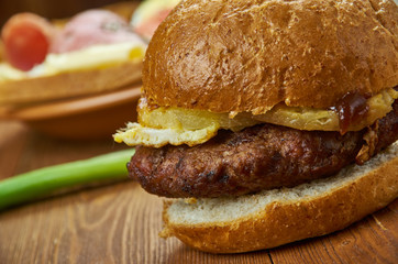 Bacon Hawaiian Turkey Burgers