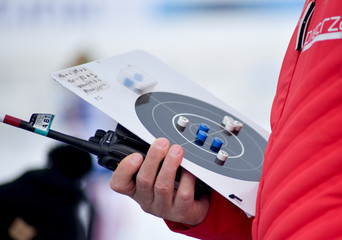 Magnetic target plate for use during zeroing and competition of IBU Biathlon World Cup