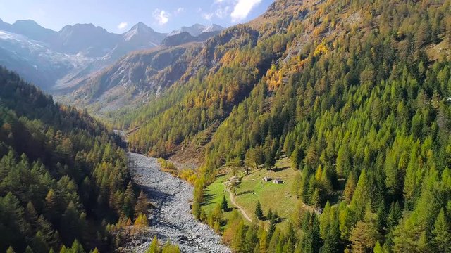 Aerial 4K - Valmalenco (IT) - Chiareggio - Val Sissone