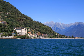 Gravedona mit dem Palast Gallio, mit Blick über den Comer See