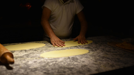 Obraz premium National Turkey food. Chef is cooking gozleme