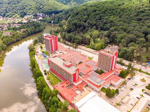 Calimanesti hotel resorts near Ramnicu Valcea, Romania