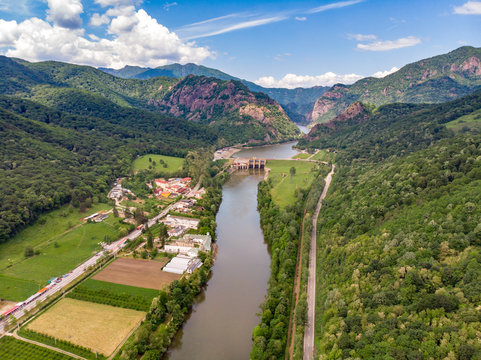 Oltului Valley between Ramnicu Valcea and Sibiu in the Carpathian Mountains, Romania