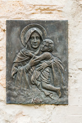Relief Maria mit Kind