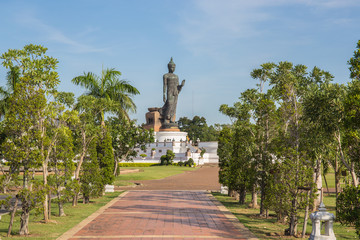 Fototapeta premium Big Buddha statue in the temple at phutthamonthon province.
