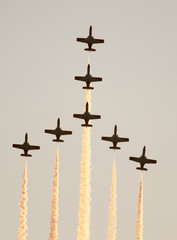 aviones haciendo acrobacias