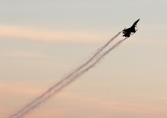 aviones haciendo acrobacias