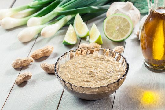 Spicy peanut sauce for satay