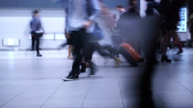 東京・渋谷駅・ロースピード撮影・ブレ　残像