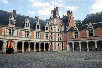 Château royal de Blois, résidence favorite des rois de France, fait parti des "Châteaux de la Loire", vue intérieure de l'aile de Louis XII, département du Loir-et-Cher, France
