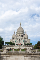Fototapeta premium Bazylika Sacre Coeur na Montmartre w Paryżu, Francja