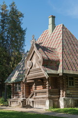 Музей заповедник Абрамцево. Деревянный флигель, выставочный зал.