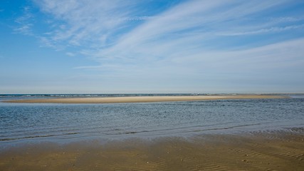 Fototapeta na wymiar Sandbank in der Nordsee bei Ebbe, Zeeland in den Niederlanden