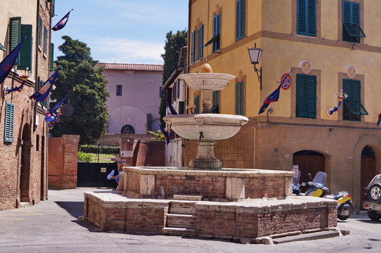 Pispini fountain, Siena, Italy