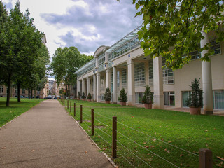 Naklejka premium Ville de Vichy dans l'Allier. Vichy Célestins SPA