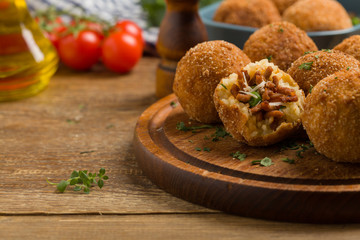 Rice balls with minced meat.