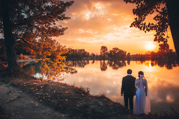 Wedding couple and warm sunset light