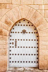 mittelalterliche Burgtür in Europa © EdNurg