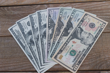 One hundred american dollars