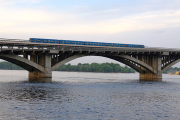 Fototapeta na wymiar bridge over the Dnieper River in Kyiv