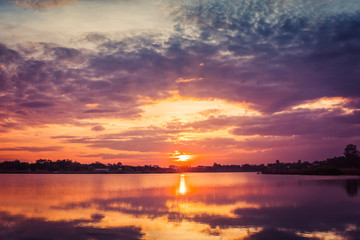 Fototapeta na wymiar sunset at the lake landscape