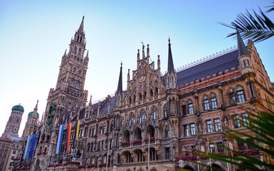 Fototapeta na wymiar New Town Hall as seen from the Marienplatz side 