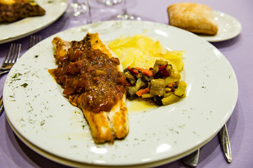 Food plates for weddings