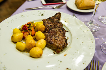 Food plates for weddings