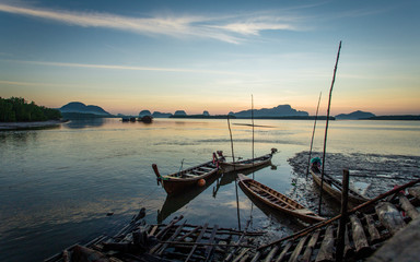 Fototapeta premium Landscape life Phang Nga Bay at sunset, Thailand.