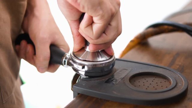 Coffee making methods including preparation, brewing with machine and latte art in cafe