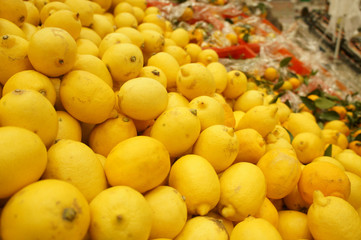 Lots of yellow sour lemons