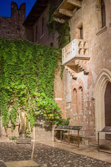 Fototapeta na wymiar Juliet's House and balcony, Verona