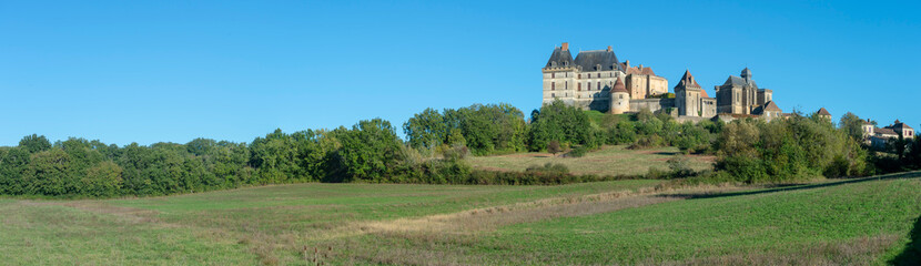Fototapeta na wymiar The hill top village and castle of Biron in the Dordogne region of south west France