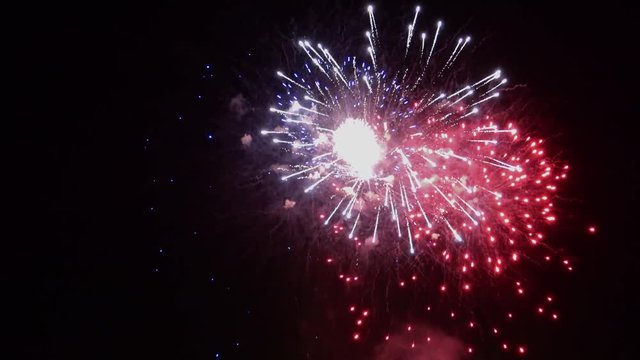 Feux d'artifices color&eacute;s