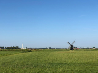 Fototapeta na wymiar Windmills around Easterlittens